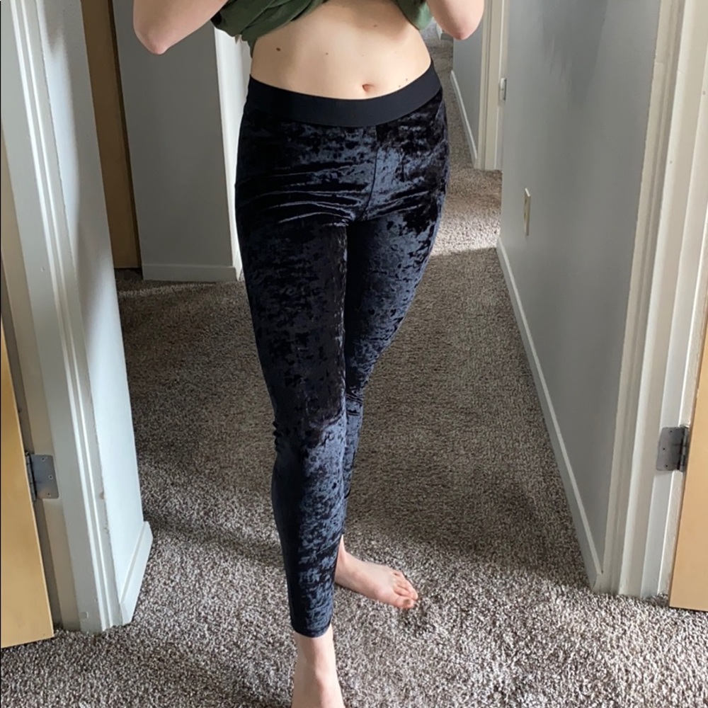 DONATING SOON Vera Wang Velvet Leggings